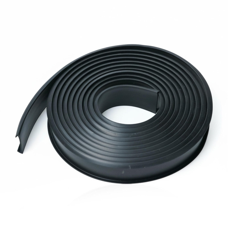 Seals between body window sealtrim